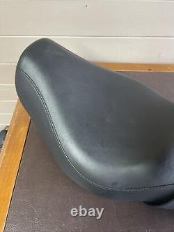 GENUINE HARLEY DAVIDSON SEAT RIDERS AND PILLION P/N 92/61 0067 Sportster XL 883