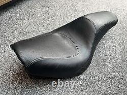 Genuine Harley Davidson Badlander Low Profile 2 Up saddle For'00-'05 FLSTF