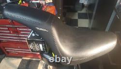 Genuine Harley Davidson Dyns Badlander 2 Up Rider Passenger Seat Rdw-92/61-0067