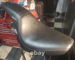 Genuine Harley Davidson Dyns Badlander 2 Up Rider Passenger Seat Rdw-92/61-0067