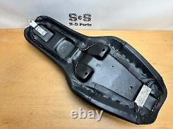 Genuine Harley-Davidson Sportster XL Badlander SEAT Dual Two-up 52136-98