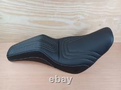 HARLEY 18-later FLSB, FXLR, FXLRS, FXLRST Switchback Seat U Stitch