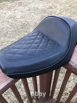 HARLEY DAVIDSON GENUINE SPORTSTER Cafe SOLO SEAT P/N 52000200 Gently Used