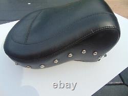 HARLEY DAVIDSON studded MUSTANG SEAT 222767 1984 thru 1999 soft tail 175509