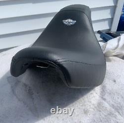 Harley Davidson 100th Anniversary Badlander Seat for 00-later Softails 53304-03