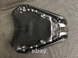 Harley Davidson 2005 Sportster Le Pera Bear Bones Solo Seat 21055 ShF201