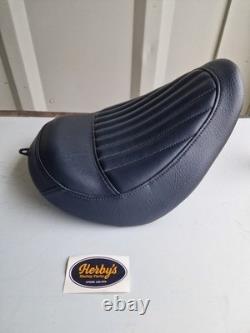 Harley-Davidson Black Solo Seat 2018 Softail Slim 52000265