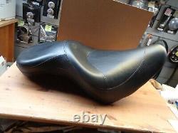 Harley-Davidson Dual Seat for Softail Twin Cam 2000 & Up. B1076