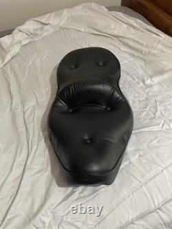 Harley Davidson Duel Seat, Practically New Great Condition