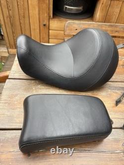 Harley Davidson Dyna Riders And Pillion Seat 26-2017