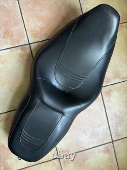 Harley Davidson FLHX Seat