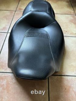 Harley Davidson FLHX Seat