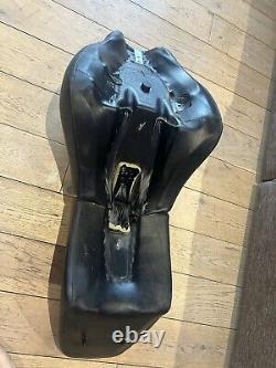 Harley Davidson FXSTC Softail Custom Twin Saddle Seat Padded Inc Backrest 048972