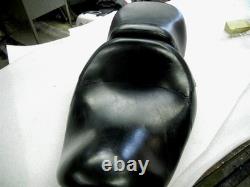 Harley Davidson GENUINE DYNA TOURING SEAT WITH HARLEY DAVIDSON LOGO 118976