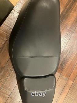 Harley-Davidson Genuine FLFB Softail Dual Seat 2018 Up P52000270