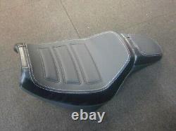 Harley Davidson M8 Softail Fat Bob 2018-21 Dual Seat Saddle OEM 52000322 9/23