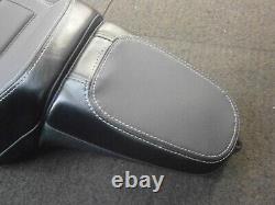 Harley Davidson M8 Softail Fat Bob 2018-21 Dual Seat Saddle OEM 52000322 9/23