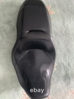 Harley Davidson OEM Seat 52000157 For Harley Freewheeler excellent condition