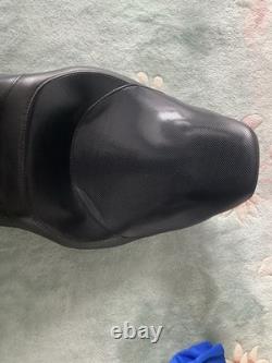 Harley Davidson OEM Seat 52000157 For Harley Freewheeler excellent condition