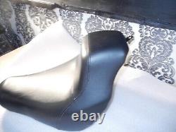 Harley Davidson SOFTAIL LOW RIDER SEAT GENUINE OEM RIDER SOLO SEAT 52000496