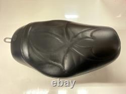 Harley Davidson SOLO comfy seat with Axe design