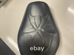 Harley Davidson SOLO comfy seat with Axe design