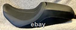 Harley Davidson Seat Street Glide Road Glide 52000631