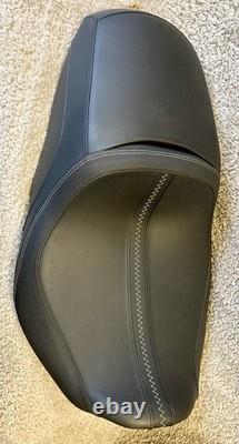 Harley Davidson Seat Street Glide Road Glide 52000631