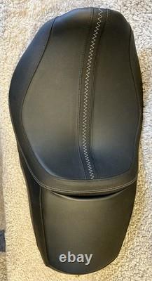 Harley Davidson Seat Street Glide Road Glide 52000631