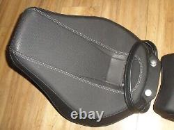 Harley-Davidson Softail Breakout M8 Special Rider's seat plus Passenger saddle