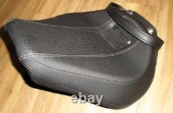 Harley-Davidson Softail Breakout M8 Special Rider's seat plus Passenger saddle