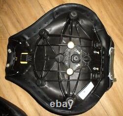 Harley-Davidson Softail Breakout M8 Special Rider's seat plus Passenger saddle