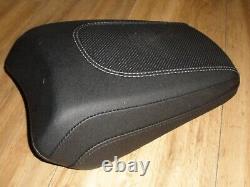 Harley-Davidson Softail Breakout M8 Special Rider's seat plus Passenger saddle