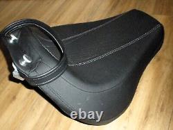 Harley-Davidson Softail Breakout M8 Special Rider's seat plus Passenger saddle