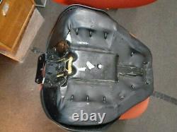Harley-Davidson Softail Twin Cam, Solo Riders Seat 2000 & Up Laced 3 Studs