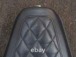 Harley-Davidson Sportster Iron 1200 XL1200NS Front Seat 2018 Cracked Base 12/24