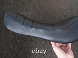 Harley-Davidson Sportster XL 883 R Roadster Seat 2005-15 8/25