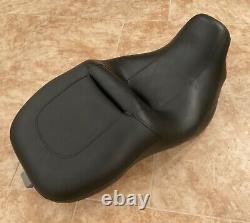 Harley Davidson Touring Pillow-Look Seat #52164-10 excellent condition