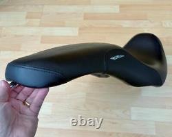 Harley Dyna Badlander Dual Seat Street Bob Glide Saddle 2006-17 FXD 52284-06