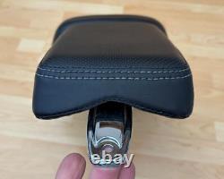 Harley Dyna Fat Bob Dual Seat OEM 2-Up Saddle Glide Street 2006-17 FXDF 52000117