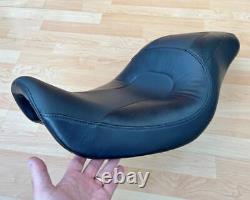 Harley Dyna Fat Bob OEM Dual Seat Double Twin 2-Up Saddle 2006-17 FXDF 53108-08