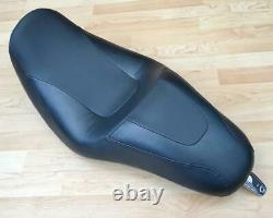 Harley Dyna Fat Bob OEM Dual Seat Double Twin 2-Up Saddle 2006-17 FXDF 53108-08