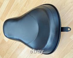 Harley Dyna Street Bob Solo Riders Seat Single Saddle 2006-17 FXDB 51475-09A