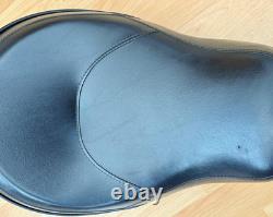 Harley Dyna Street Bob Solo Riders Seat Single Saddle 2006-17 FXDB 51475-09A