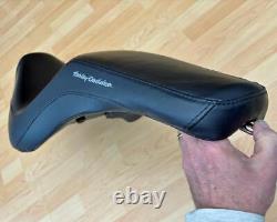 Harley M8 Softail Badlander Dual Seat Deluxe Bob Saddle 2018+ FLDE FLHC 52000300