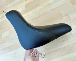 Harley Saddlemen Renegade M8 Softail Solo Seat Saddle 18+ FXFB FXFBS 818-28-002