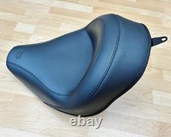 Harley Softail Mustang Standard Touring Solo Seat Saddle 200 Tyre 2006-17 76244