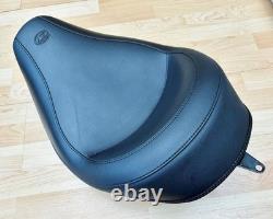 Harley Softail Mustang Standard Touring Solo Seat Saddle 200 Tyre 2006-17 76244