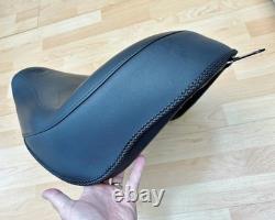 Harley Softail Mustang Standard Touring Solo Seat Saddle 200 Tyre 2006-17 76244