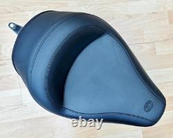 Harley Softail Mustang Standard Touring Solo Seat Saddle 200 Tyre 2006-17 76244